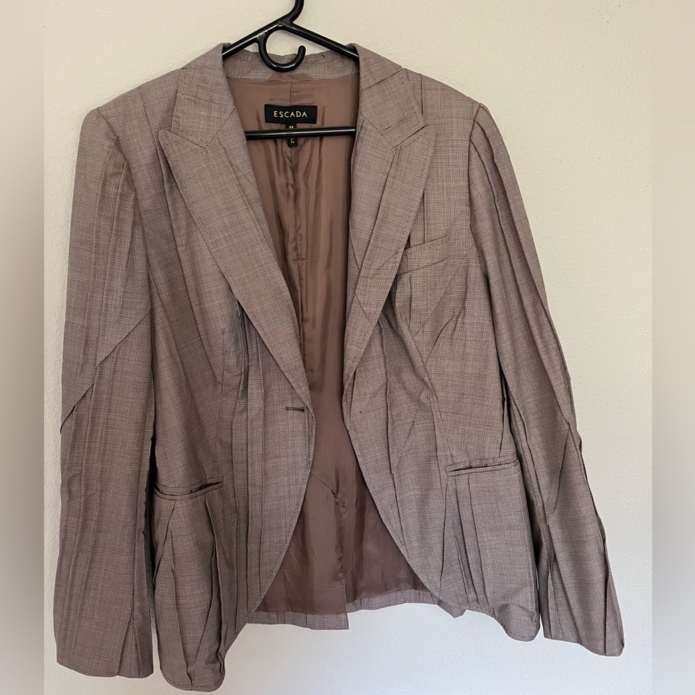 Escada jacket. Italian  size 44. Fits XL. Interesting stitch design.